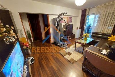 Apartament de vanzare cu 3 camere, 2 gr sanitare - zona 13 Septembrie - 1