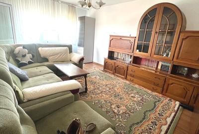 Apartament 3 camere 68mp Bradet -garaj langa bloc Pret 88.000eur neg - 3