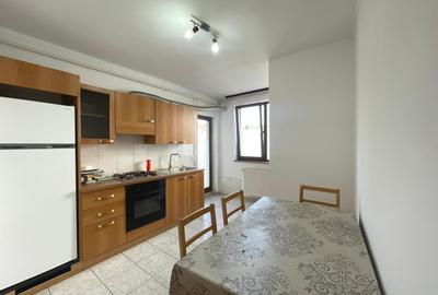 Apartament cu 3 camere decomandat, mobilat în Cetate