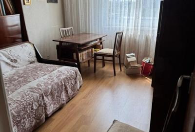 Se vinde un apartament de 3 camere in zona Obor, pe strada Masina de Paine - 9