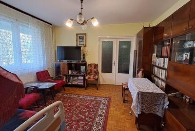 Apartament cu 3 camere semidecomandat în Rogerius