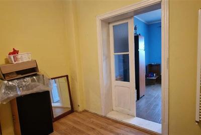 Resita Casa la Pret de Apartament,Parter, Etj 1 si Pod, Zona Muncitoresc - 7
