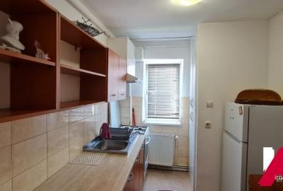 Inchiriez apartament 3 camere,situat pe B-dul Mihai Viteazu, et.3 - 7