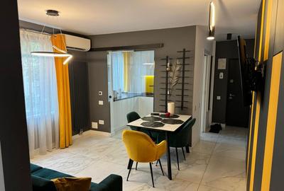 Apartament cu 2 camere semidecomandat, mobilat în P-ța Mihai Viteazul