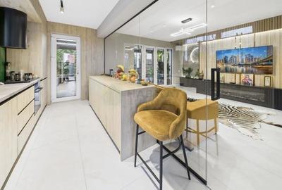 Duplex cu 5 camere în Central