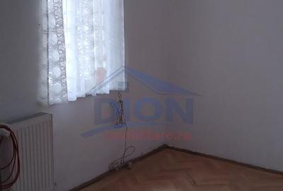 Proprietate interbelica in zona linistita, perfecta pentru investitie - 9