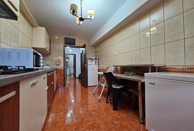 Pozitionat exceptional, langa licee si la 1 minut distanta fata de centrul orasu - 4