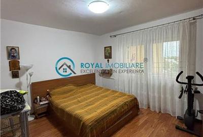 Royal Imobiliare - Vanzare apartament 3 camere zona Democratiei - 3