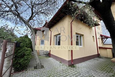 Casă individuală cu 7 camere în Central