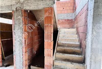 Casa cu 4 camere 2 bai si teren de 230 mp Selimbar - 24
