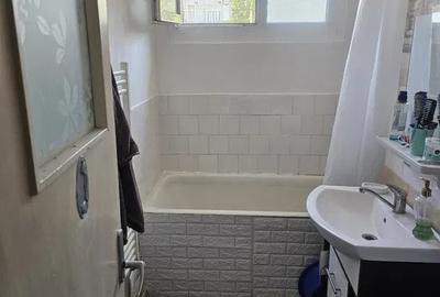 Apartament cu 2 camere, etajul 2/4, zona Podu Ros - 6