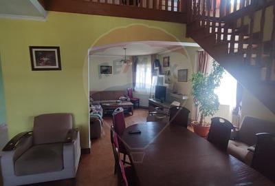 Casă cu 6 camere de vânzare, teren generos,  Osorhei - 2