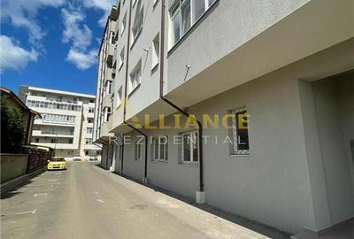Apartament cu 3 camere decomandat în Berceni