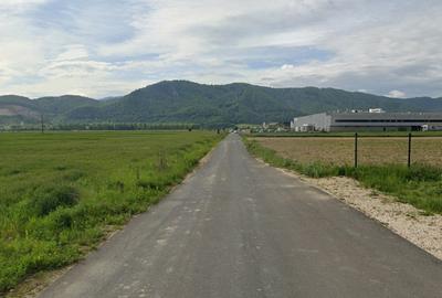 Lot de teren cu front mare la ambele capete in zona Metro Ghimbav - 1