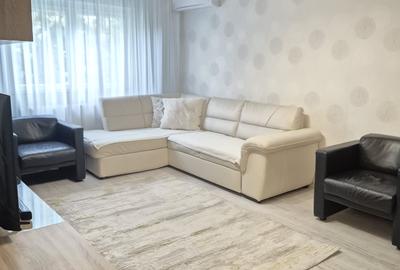 Apartament cu 3 camere decomandat în Nicolina