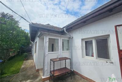 Casa la curte cu garaj dublu langa Padurea Rosu - 1