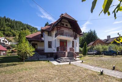 Vilă Moieciu, 375 mp util + teren 2.992 mp, View - Comision 0 - 5