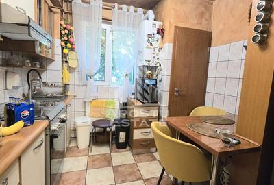 Apartament 4 camere, 2 bai, centrala, etaj 1, Circumvalatiunii - 4