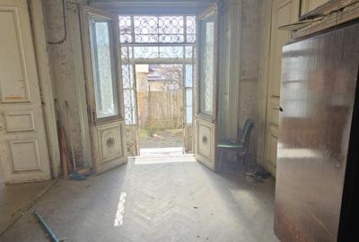 Vanzare casa si teren 550 mp zona centrala - 1