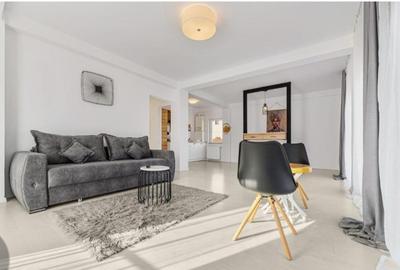 Apartament cu 2 camere semidecomandat, mobilat în Central