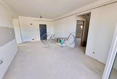 Apartament cu 4 camere semidecomandat în Florești
