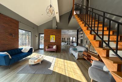 Casă individuală cu 5 camere în Bălteni