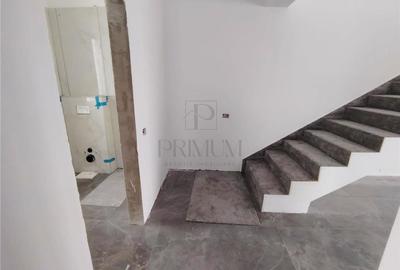 Duplex despartit prin camera tehnica - balcon mare - teren 370 mp - 4