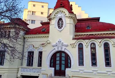 Casă cu 4 camere în P-ța Romană