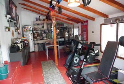 Casă cu 6 camere la Crăciunesti - 15