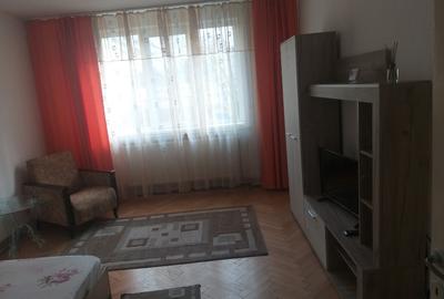 Inchiriez apart. decomandat in Craiova - 1