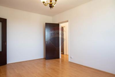 Apartament 3 camere - zona Antiaeriana - 1