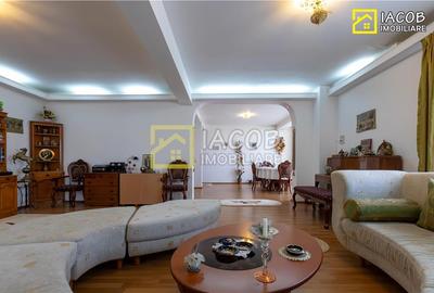 1/2 Duplex  S+D+P+2E, 455 mp in zona centrala a mun. Bacau - 23