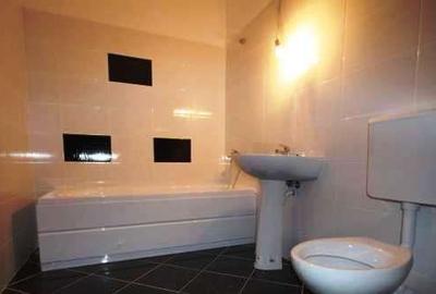 Apartament cu 2 camere decomandat în Metalurgiei