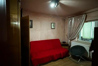 Apartament 2 camere decomandate zona Poarta 6 - 6