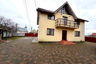 Casă individuală cu 4 camere în Siretu (Săucești)