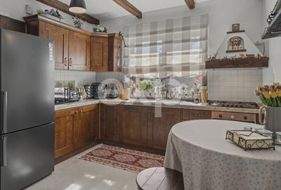 Refugiu urban în București: vilă elegantă, grădină matură și finisaje de lux - 16