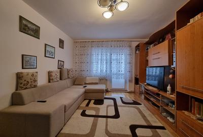 Apartament cu 2 camere semidecomandat, mobilat în Central