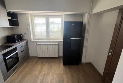Spațiu Birouri 4 Camere Centrul Civic | Balcon | 8 minute metrou - 8