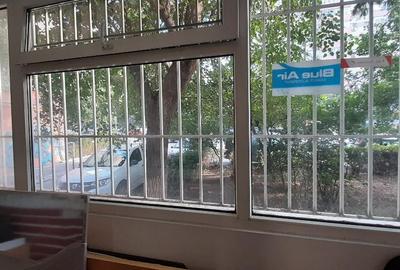 Apartament 3 cam  sau spatiu com cu balcon stradal pe Sos Stefan cel Mare - 9
