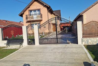 FARA COMISION CASA ELEGANTA 6 camere 3 bai 2 bucatarii garaj curte merita vazut - 4