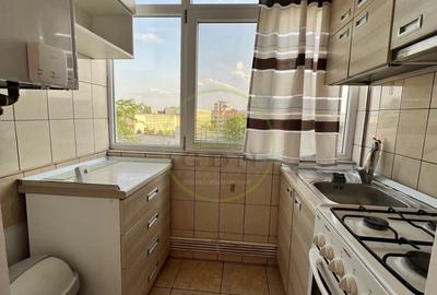 Apartament 3 camere, decomandat, cartier Sarari, zona Liceu Henri Coanda - 6