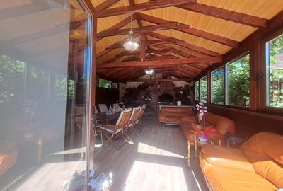 Casa individuala cu piscina. P+1+M. zona foarte buna - 11