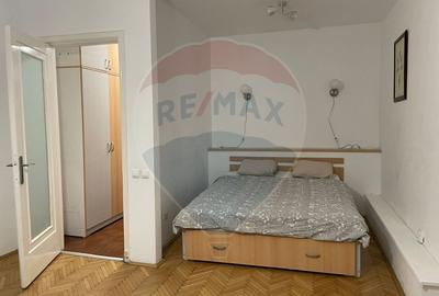 Apartament cu 1 camere semidecomandat, mobilat în Romană