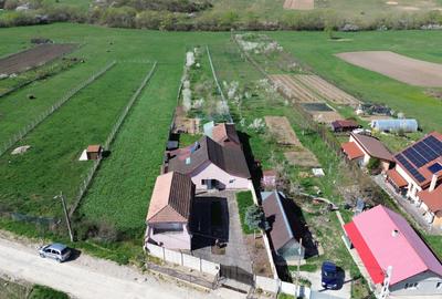 Gospodarie cu atelier si livada de vanzare in Felcheriu, Bihor - 2