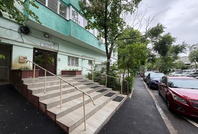 Apartament Nicolae Titulescu vedere panoramica spate  langa metrou si  magazine - 1