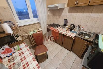 Etaj intermediar. Disponibil imediat . Zona excelenta - 7