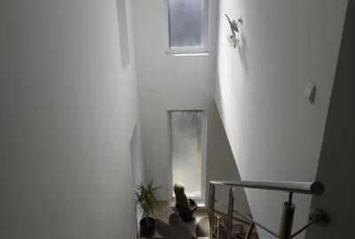 INCHIRIEZ casa 4 camere P+1+pod mobilata si utilata doar sa va mutati - 11