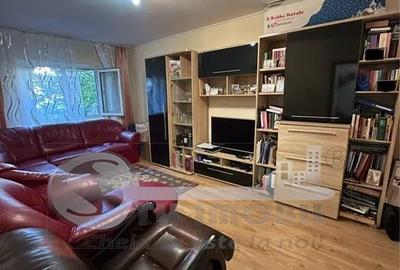 Apartament cu 3 camere decomandat în Canta