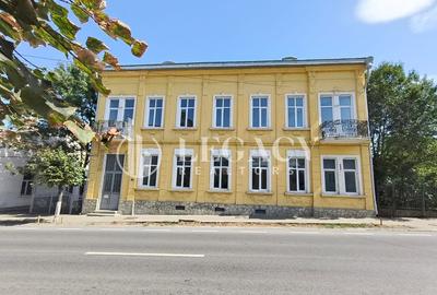 VÂNZARE/SCHIMB CU TEREN  - Clădire interbelică, centru oraș Siret - 1