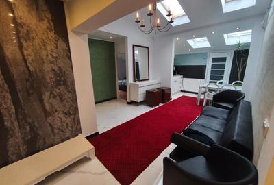 Apartament cu 4 camere decomandat, mobilat în Central